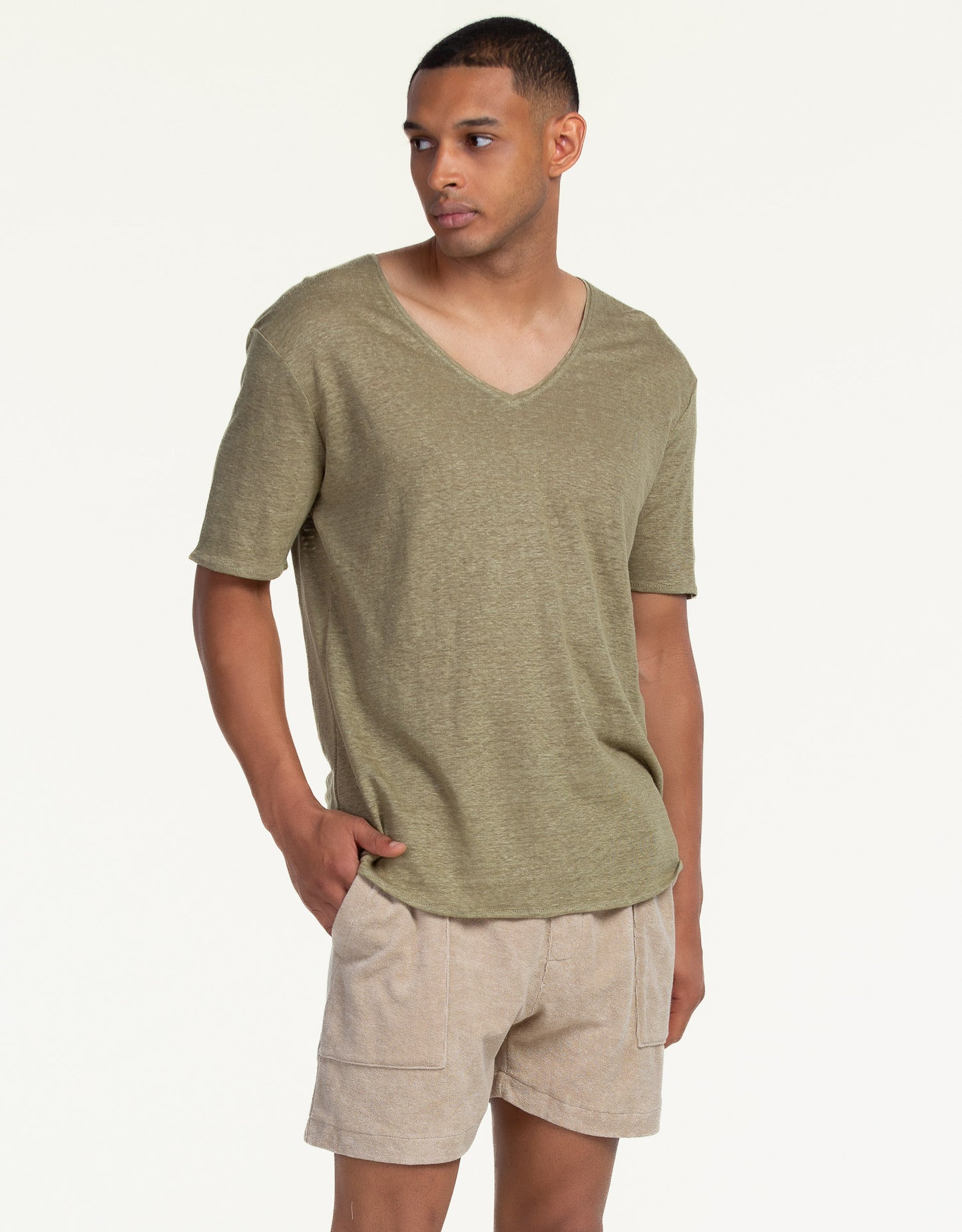 V-NECK LINEN OLIVE