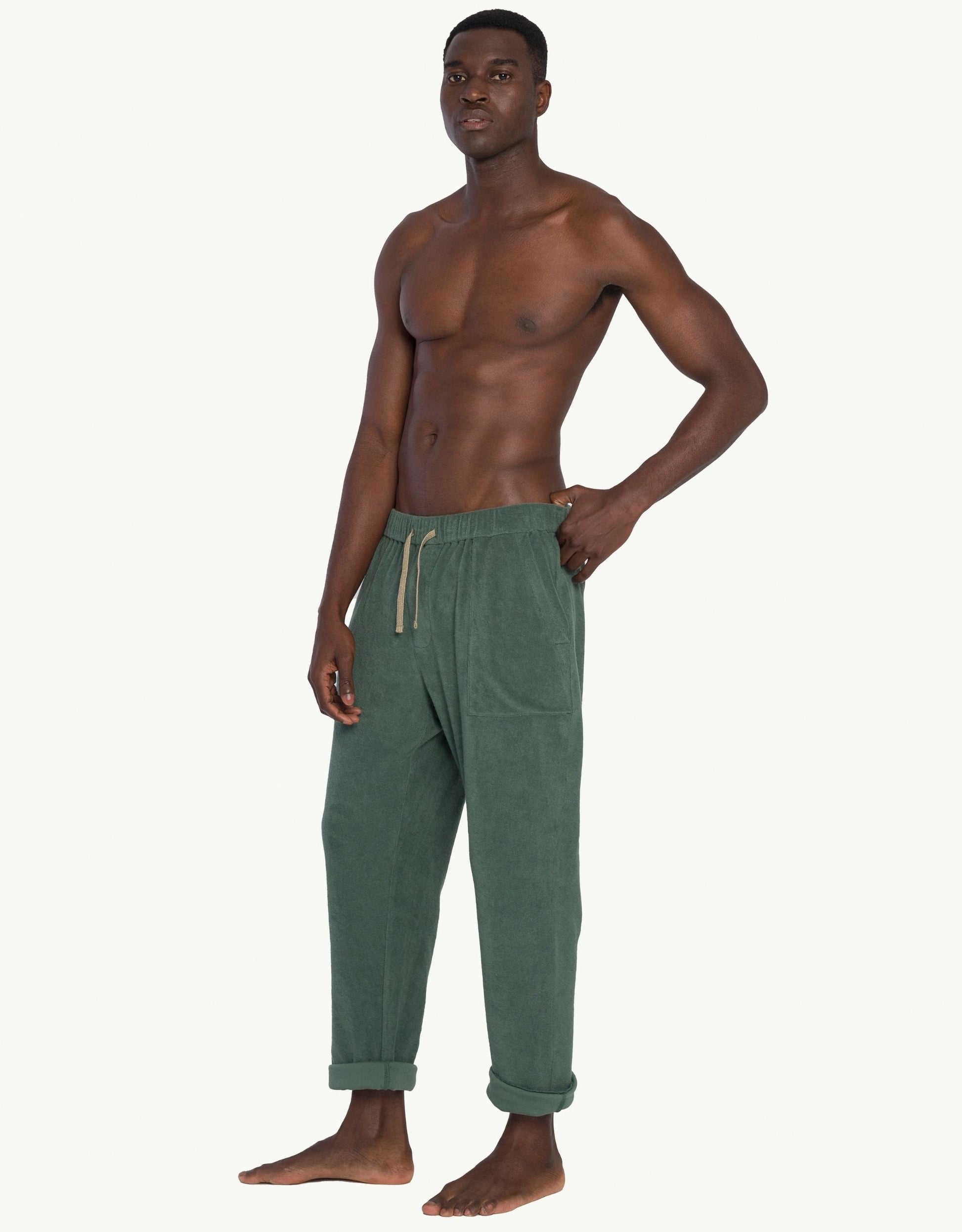 Versatile summer luxury pants with a towel-like feel, ideal for beach getaways or nights out. Made from 100% certified organic cotton in green.