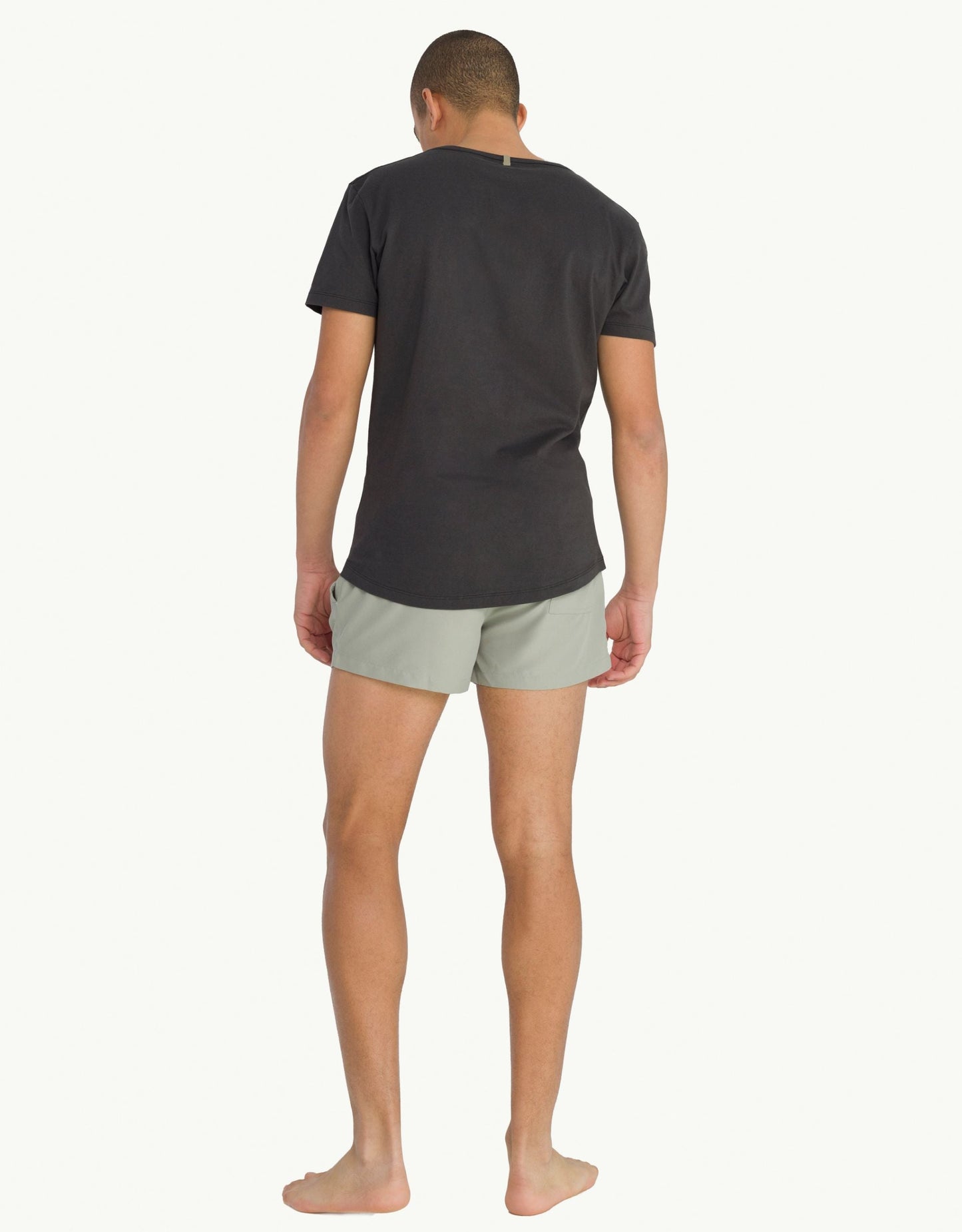 Explore sustainable fashion for men with our essential Unku Negro T-shirt in black. Crafted for everyday luxury, our tees offer unmatched softness and all-day comfort. Stay cool in our breathable organic cotton tees, made from 100% organic cotton for eco-conscious and skin-friendly wear.