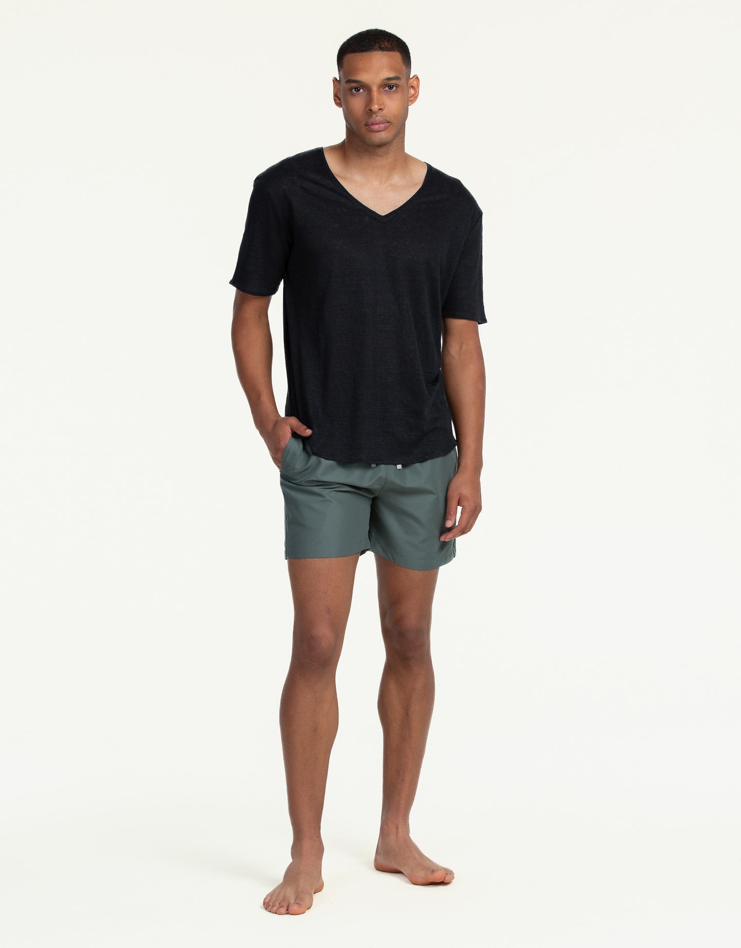 V-NECK LINEN NEGRO